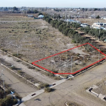 Lote de 471m2 sobre Av. Florida  - Bº Solares de Viñuela