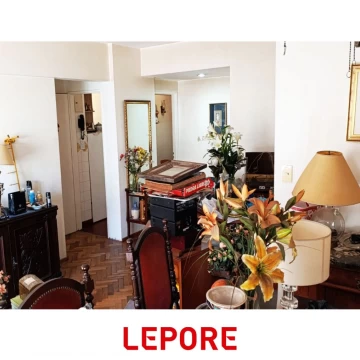 3 AMBIENTES EN VENTA CON COCHERA Y BALCON EN RECOLETA
