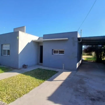 Casa de 2 Dormitorios en Roldan en Alquiler