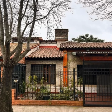 VENTA CASA 3 DORMITORIOS - ALVEAR, ROSARIO