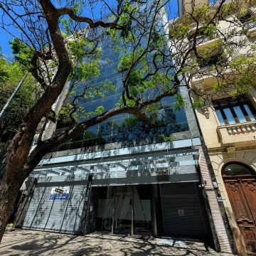 ALQUILER OFICINA 170m2 | VISTA ABIERTA HACIA AV. 9 DE JULIO
