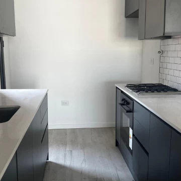 Venta Departamento con balcones radiadores 4 ambientes en Villa Devoto