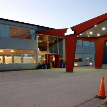Venta Hotel en el Parque Termal Dolores, 60 habitaciones, 2 piletas cubiertas y descubiertas
