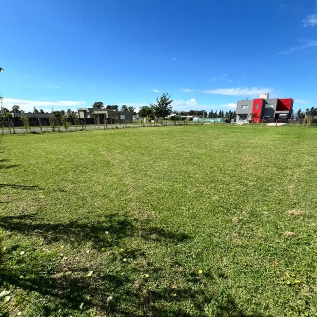 Lote Cental en esquina en Barrio Cerrado Belleville (Canning) en venta