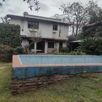 Casa en Venta en Ingeniero Adolfo Sourdeaux. Oportunidad!