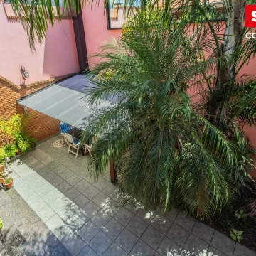 Venta Casa Flores CABA 5 Ambientes 3 dormitorios y escritorio patio quincho garage cubierto