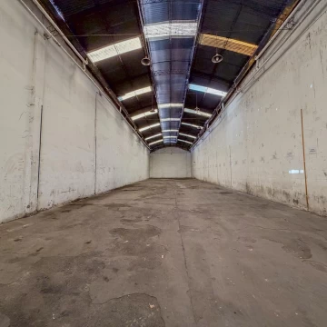 ALQUILER - DEPOSITO / GALPON - 760M2 - POMPEYA