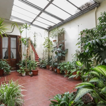 Venta PH de 3 ambientes en Colegiales con Cochera Patio y Terraza propia