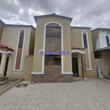 VENTA CASA 2 PISOS|3 DORMITORIOS| URB. LA JOYA (LC)