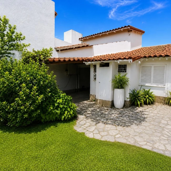 Casa en Barrio Parque Saavedra. Lote 350 mt