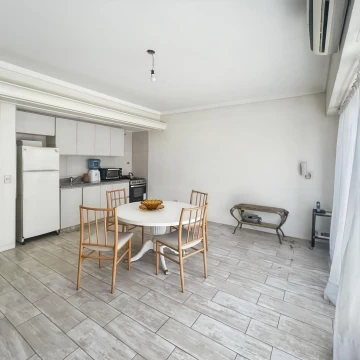 Departamento 3 Ambientes Apto Profesional / Vivienda en La Lucila | 2 Baños | Balcón al Frente