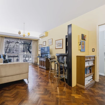 Departamento 4 ambientes - Balcón corrido - Recoleta