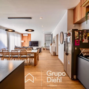 Casa de diseño EN VENTA en Santina Norte