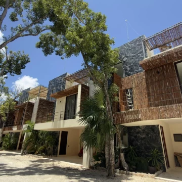 Villa for Sale in Maki Tulum | 4 Bedrooms | 2 Independent Apartments | Private Pool | Rooftop