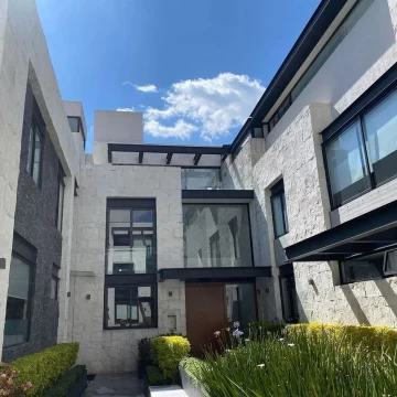 Las Águilas, Casa en condominio con doble seguridad cerca del periférico