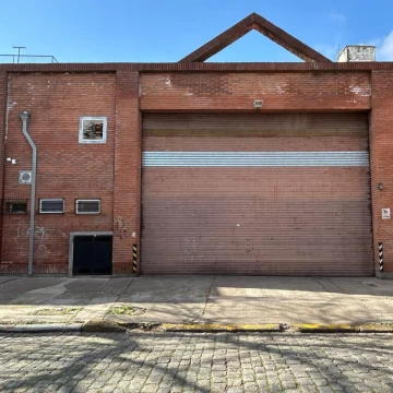 GALPÓN DE 1070 M² EN PB, ENTRADA DE CAMIONES Y TRIFÁSICA - BELGRANO/COLEGIALES