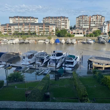 Venta de Departamento 3 Ambientes con Vista al Río, Parrilla y Cochera en Vista Bahía Nordelta