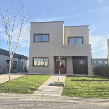 Casa en Venta en Barrio Cerrado San Pablo  Pilar. 6 ambientes cochera y jardín