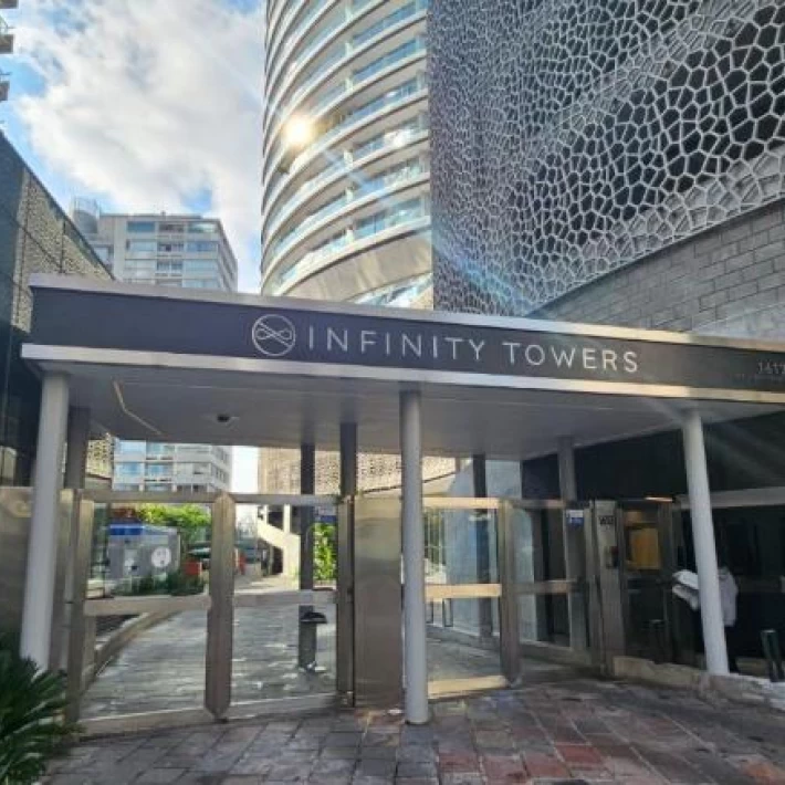 Infinity Towers 3 amb   cochera vista al rio
