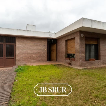 Casa en venta en Barrio Parque Vélez Sarsfield de 4 Dormitorios