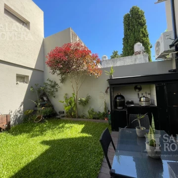 Venta casa en Olivos con jardin y terraza