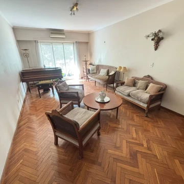 Departamento en Recoleta de 4 Ambientes | Dependencia | Cochera | Frente a Plaza Vicente López