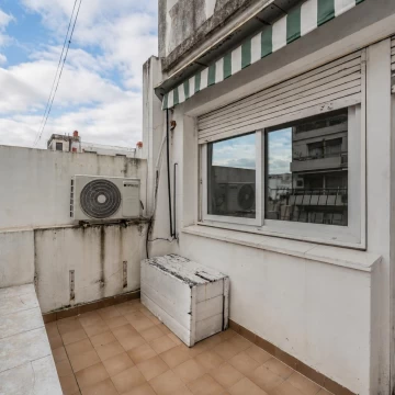 Venta Departamento Retiro Juncal 2 ambientes balcon aterrazado renovado piso alto