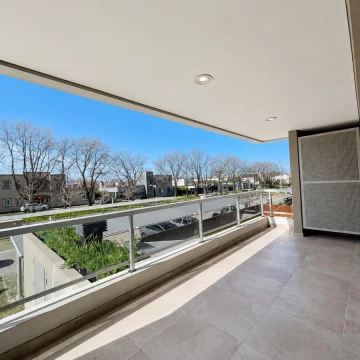 Departamento 3 Dormitorios con Balcón al Frente | Fincas de Hudson