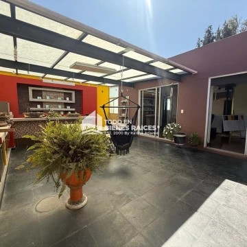 CASA EN VENTA DE UN PISO EN METEPEC