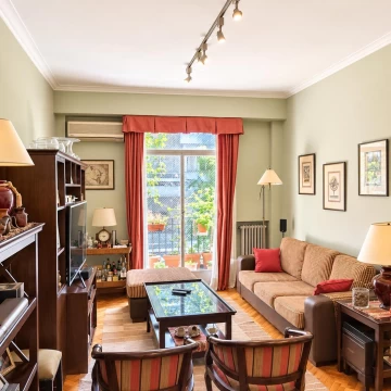 Departamento 4 Ambientes con Balcon Luminoso en Venta - Recoleta
