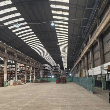 Importante centro logístico con 4.000 m2 cubiertos en Tortuguitas