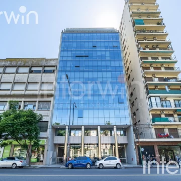 Oficina en Venta en excelente edificio sobre Av. Luis M. Campos - Las Cañitas