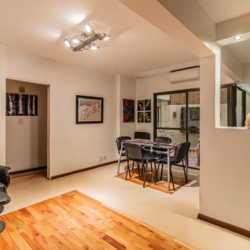 Departamento dos ambientes con patio