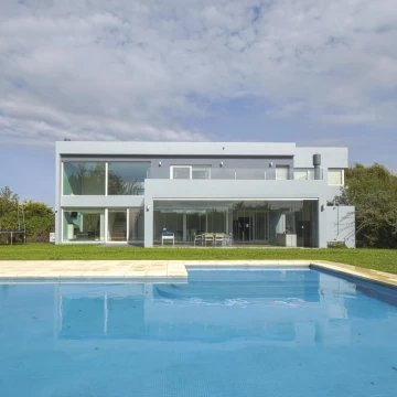 Venta Casa 6 Ambientes en Barrio Haras Santa Maria- Los Robl