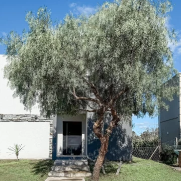 Venta - Casa de 4 Amb. en Santa Elena, Pilar del Este - Lote de 586m² con Losa Radiante y Pileta