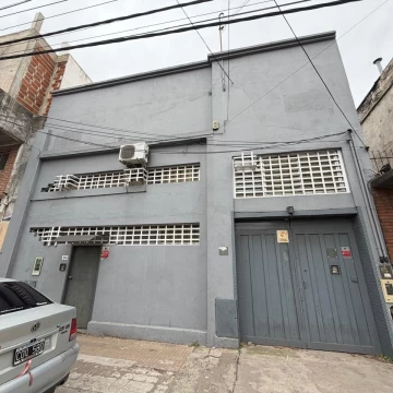 Depósito - 896 m2 - Wilde