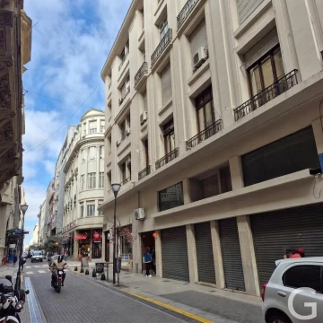 LOCAL EN ALQUILER – MICROCENTRO | 472 m²  25 de Mayo entre Perón y Sarmiento – CABA