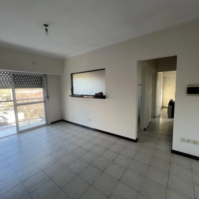 Venta Departamento de 3 Amb en Berazategui Centro a metros de la Estacion Apto Credito