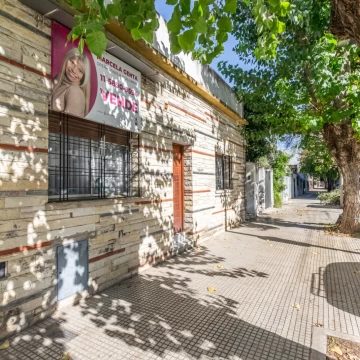 Casa en Venta · 5 Ambientes  ·  Terraza  ·  Villa Pueyrredon. CABA