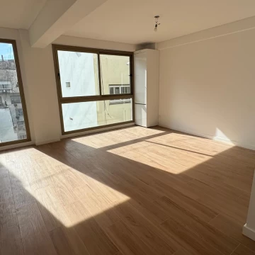Oficina a la venta de 3 ambientes en venta, apto profesional- Palermo Chico