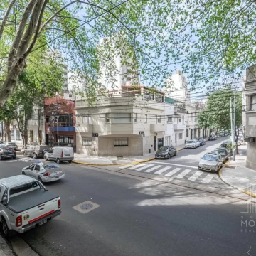Venta departamento 4 amb con dependencia Flores