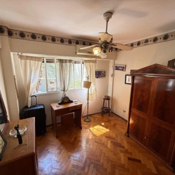 4 Ambientes - Dependiencia con Baño - Piso Completo