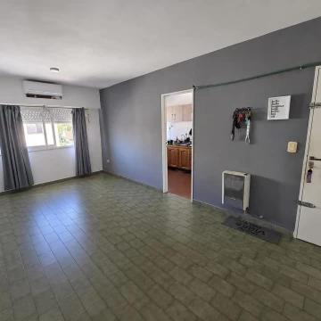 Venta depto 3 ambientes luminoso apto crédito Lomas de Zamora.