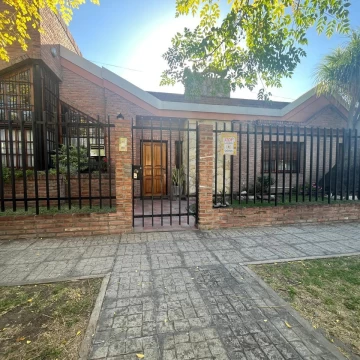 venta casa 5 ambientes castelar