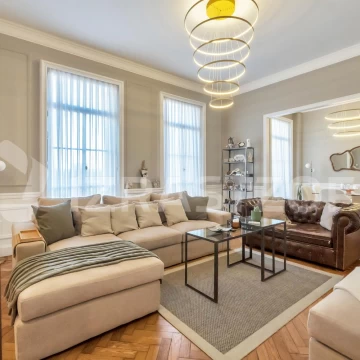 Departamento Francés reciclado en venta en San Nicolás 5 ambientes