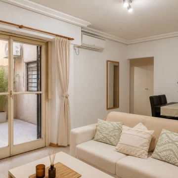 Venta 2 ambientes con patio propio y lavadero – Plaza Güemes, Palermo