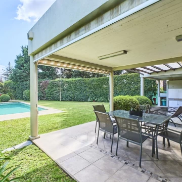 Venta de Casa 6 ambientes en Grand Bourg excelente estado