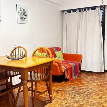 VENTA DEPARTAMENTO 3 AMBIENTES CON PATIO Y COCHERA