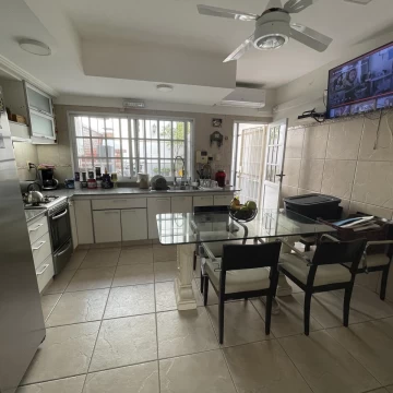 PH 5 ambientes a la venta en Flores