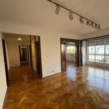 Departamento de 3 dormitorios con dependencia en Palermo